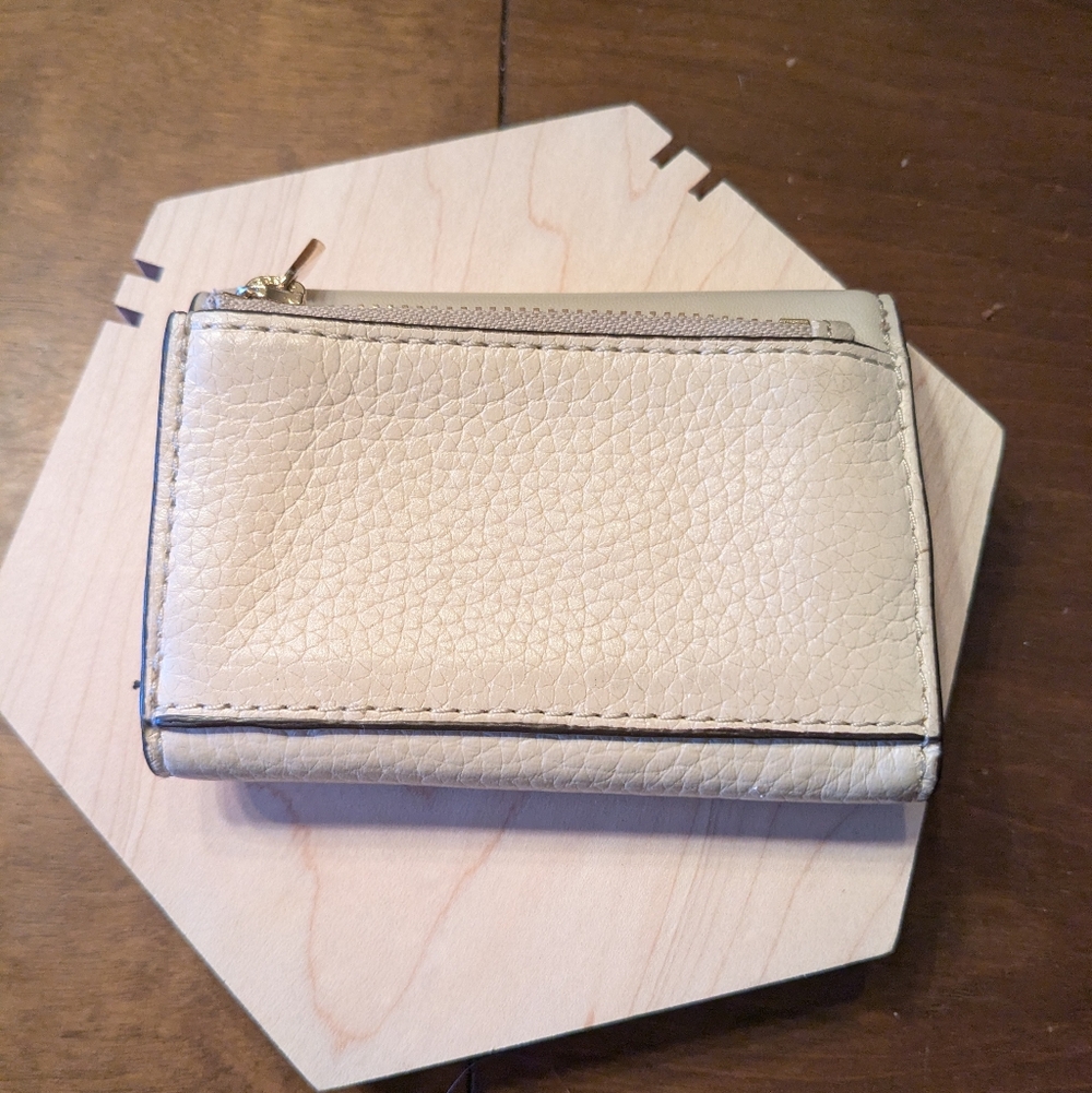 Michael Kors Grey & Off White Leather Coin/Keyholder - Picture 4 of 10